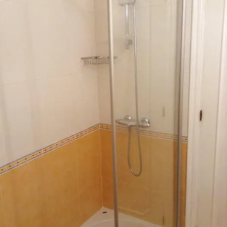 Spacious, Newly Renovated Appartement Málaga