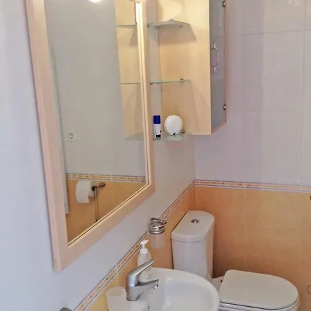 Spacious, Newly Renovated Málaga